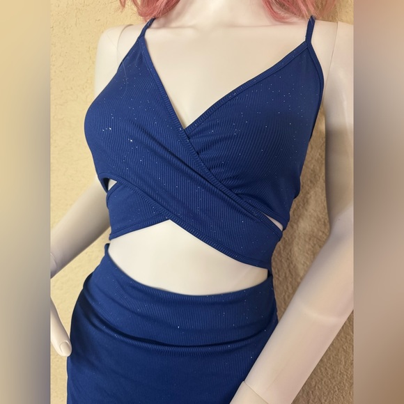 ✨5/$15 Sparkly Blue SHEIN party dress with stomach cutout size large - Picture 1 of 6